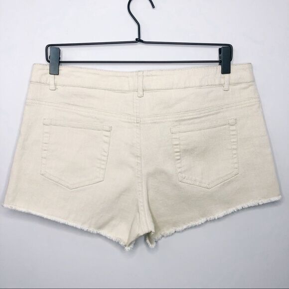 Altar’d State Beige Tribal Print Raw Hem Shorts - Picture 3 of 6